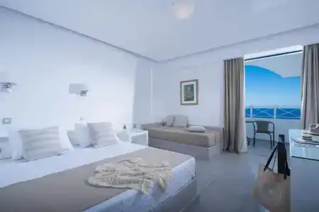 Peninsula Resort & Spa - 11