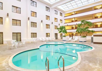 Four Points by Sheraton & Conference Center - 10