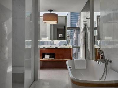 Rosewood Bangkok - 10