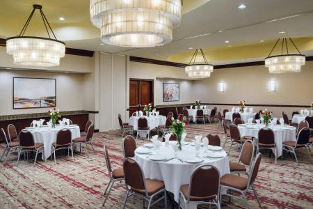 Hilton Garden Inn Airport - 37