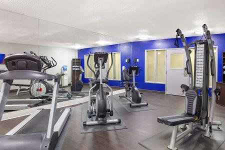 Comfort Suites Airport Nashville - 24