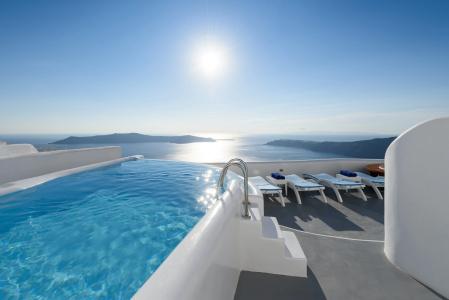 Abyssanto Suites and Spa - 9