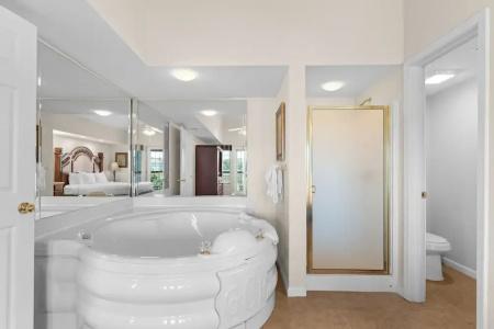 Grand Crowne by Capital Vacations - 166
