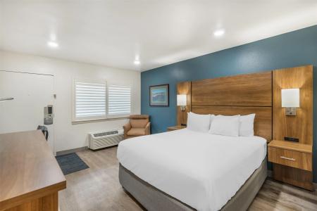 Best Western Plus Clocktower Inn - 71