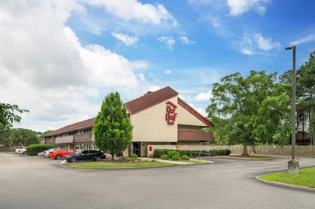 Red Roof Inn Virginia Beach - 44