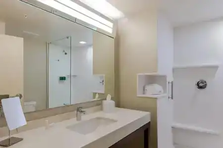 Courtyard by Marriott Savannah Airport - 30