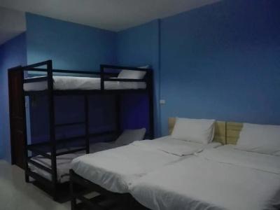 Lanta Hostel - 4