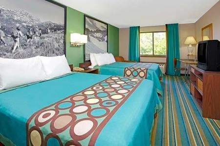 Super 8 by Wyndham Denver Stapleton - 29