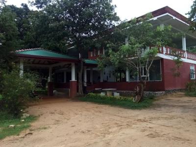 Green Hut & Restaurant. - 15
