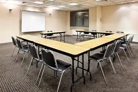 Holiday Inn Express -, An Ihg - 17