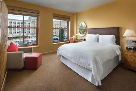 Four Points by Sheraton Downtown - 30