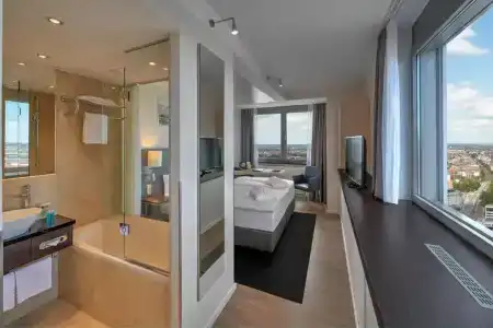 Park Inn by Radisson Berlin Alexanderplatz - 73