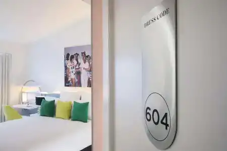 Hôtel Dress Code - 5