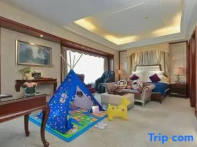 Nanjing Grand - 110