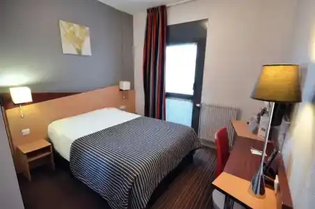 Kyriad Dijon Gare - 79