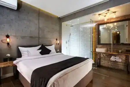 One Luxury Suites - 152