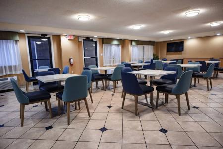 La Quinta Inn by Wyndham Near Busch Gardens - 19