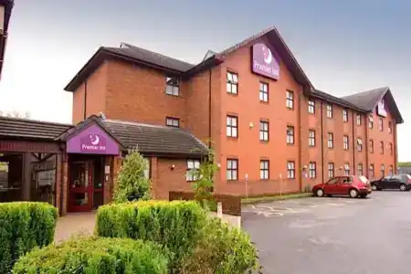Premier Inn - Prestwich - 0