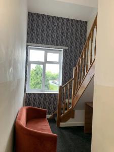 Trivelles - Manchester - Cross Lane - 70