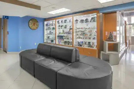 Rodeway Inn & Suites Fort Lauderdale Airport & Cruise Port - 13