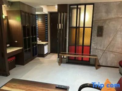 Pak Ping Ing Tang Boutique - 17