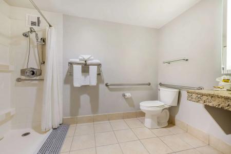 Best Western Plus Bayside Inn - 102
