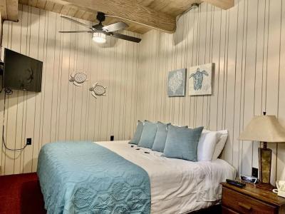 Breakers Boutique Inn - 78