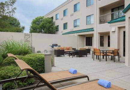 Courtyard by Marriott - 17