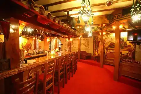 Roman Boutique - 6