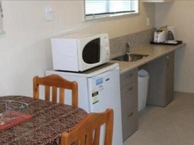 Scenicland Motels - 17