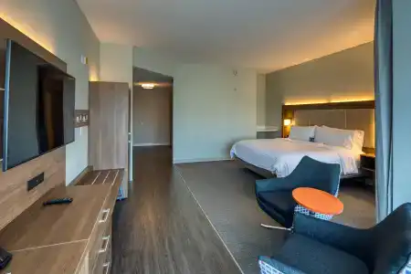 Holiday Inn Express & Suites - Charlotte - South End, An Ihg - 35