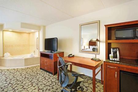 Hilton Garden Inn/Coastal Grand Mall - 17