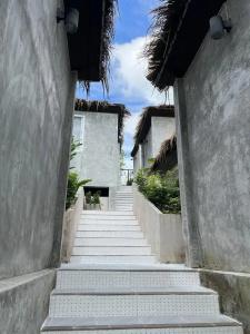 Tanya Baan Bon Doi - 22