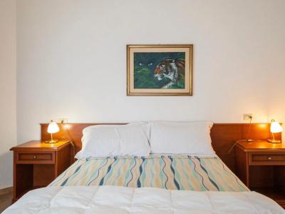 Donatella - 3