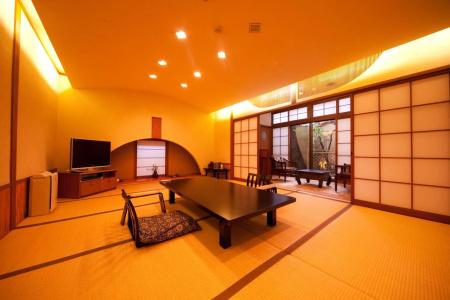 Kappo Ryokan Kannawa Bettei - 8