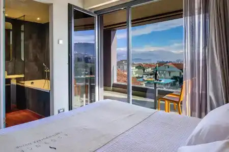 Essence Living Exclusive - 70