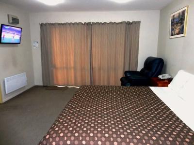 Bealey Avenue - 81