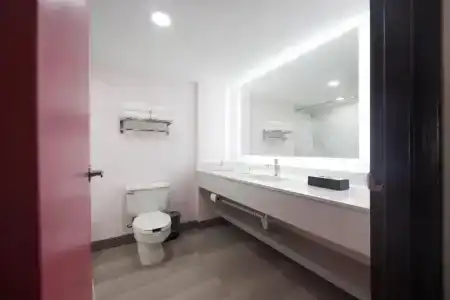 Onyx Miami Airport - 50