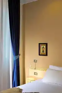 Metropolitan - 44