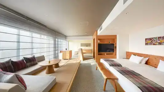 Strata Naha - 83