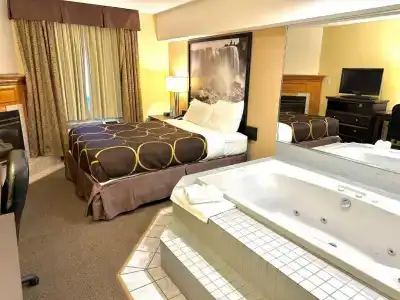 Super 8 by Wyndham by the Falls - 36