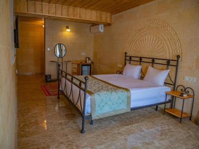 Luxury Cratus Stone Palace - 52