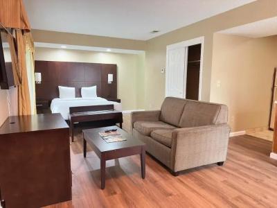 Hawthorn Suites East - 74