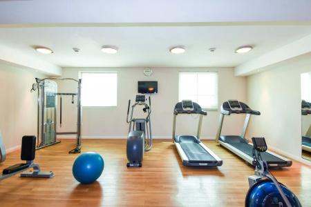 Premier Inn Dubai Investments Park - 14
