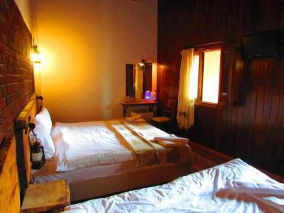Amazon Petite Palace - 1