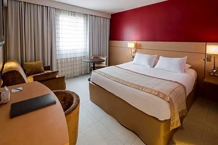Best Western Plus Le Lavarin - 36