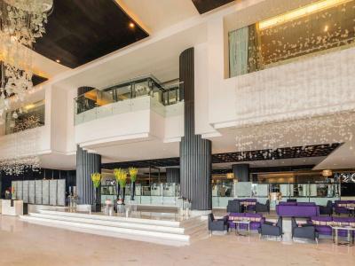 Sofitel Abu Dhabi Corniche - 2