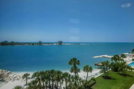 DreamView Beachfront & Resort - 25