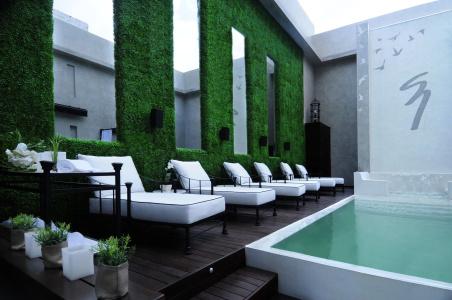 1828 Smart Boutique - 17