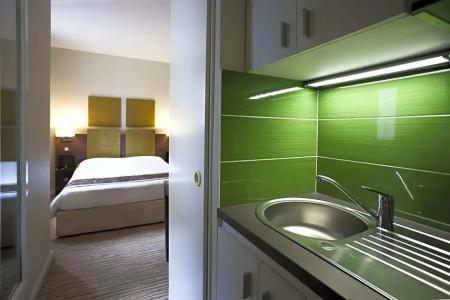 Kyriad Chambéry Centre - Hôtel et Résidence - 76